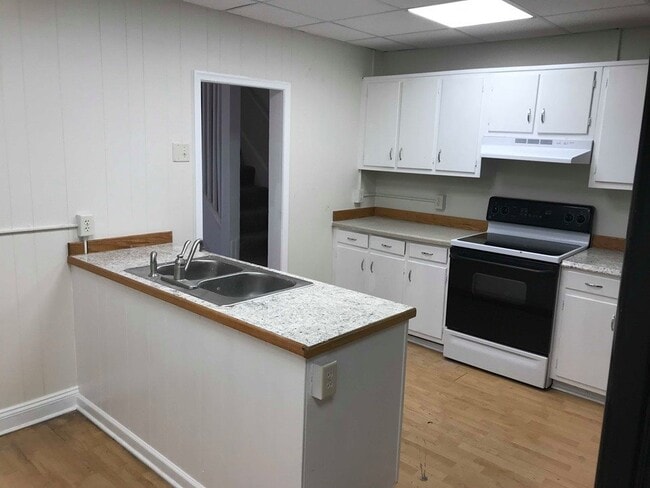 Foto del edificio - 337-339 S Burhans Blvd