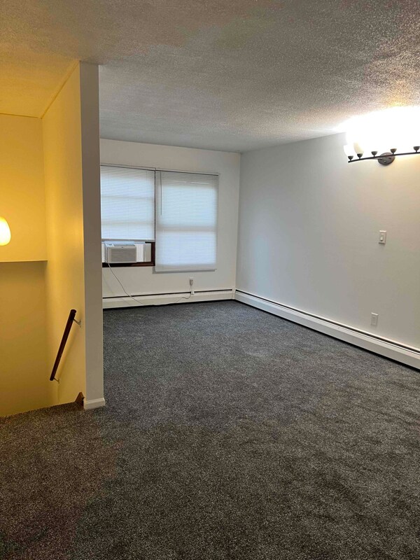 Foto del edificio - 1301 Fallingbrook Dr SE
