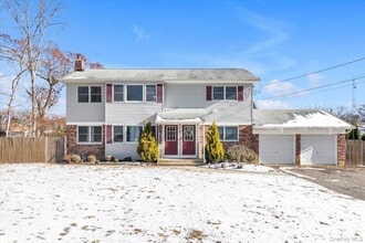 Building Photo - 27 Marlo Ln