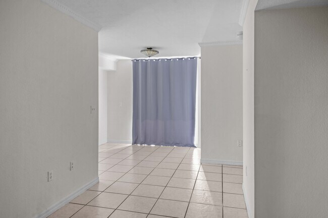 Building Photo - 814 NW 36th Ave