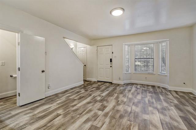 Foto del edificio - 8750 Park Ln