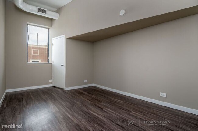 Foto del edificio - 2 br, 1.5 bath Condo - 1440 N. Wells St