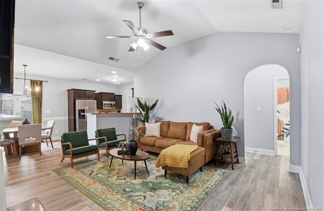 Foto del edificio - 601 Collinwood Dr