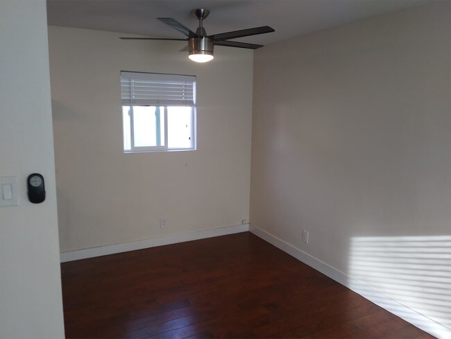Building Photo - 4120 N 45th Pl
