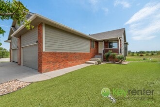 Building Photo - 2409 Coolwater St