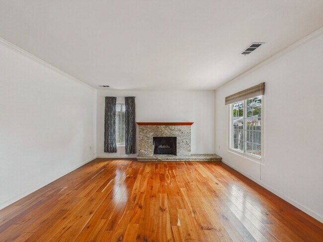 Building Photo - San Carlos home for rent plus studio in-law unit! $7,500