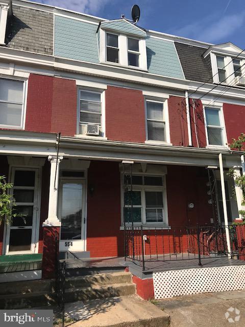 Building Photo - 554 N Plum St