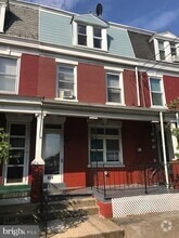 Building Photo - 554 N Plum St