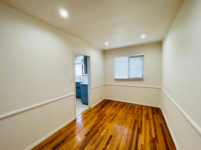 Foto del edificio - 7611 Lexington Ave