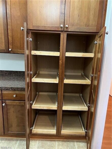 Foto del edificio - 5205 Bathley Pl