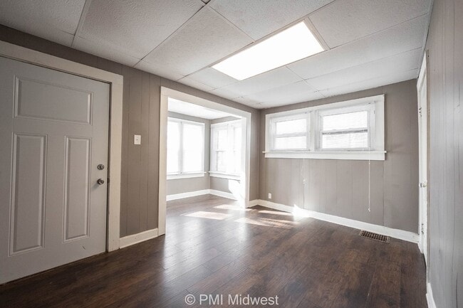 Photo - "Charming 1-Bed Duplex at 1346 Burdsal Pkwy – Cozy 536 Sq Ft in Indianapolis!" Apartment
