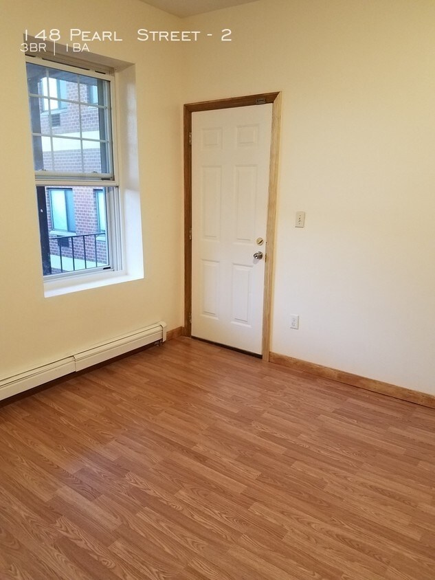 Primary Photo - Beautiful Renovated 3 Spacious 3 bedroom