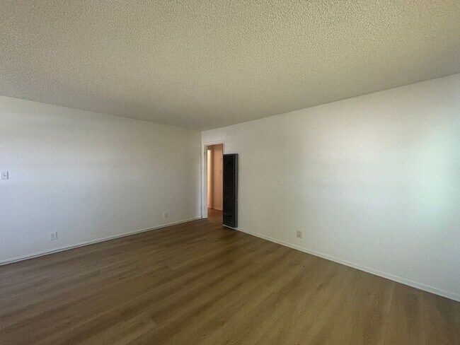 Foto del edificio - 45309 10th St W