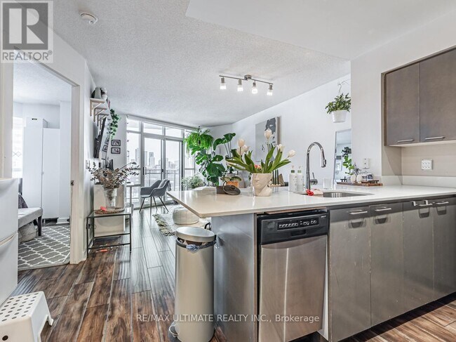 Photo du bâtiment - 255 Richmond St E