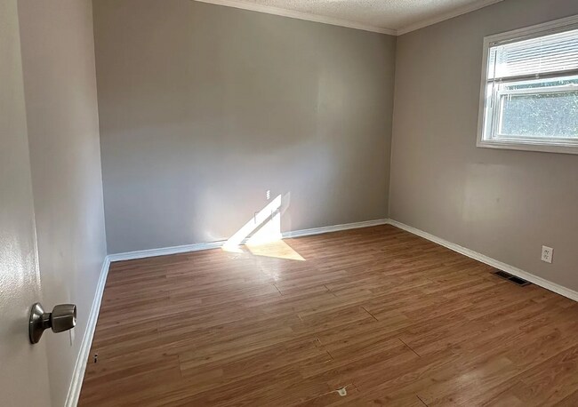 Foto del edificio - 136 Melba Ave SW