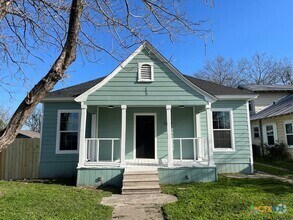 Building Photo - 709 S 13th St