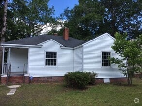 Building Photo - 925 Biggs St