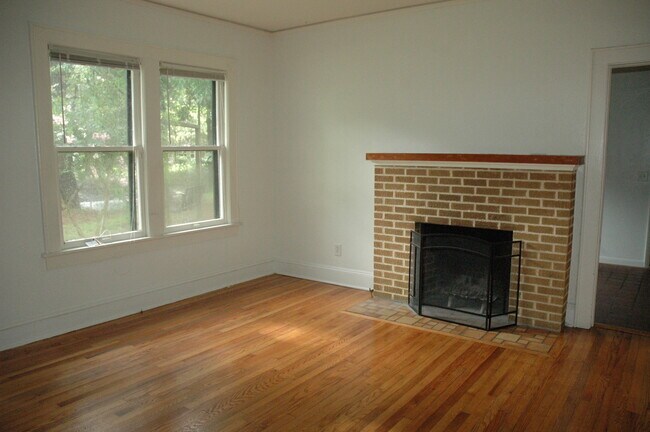 Foto del edificio - Perfect 4 Bedroom, 2 Bathroom House -- Walk to UF!