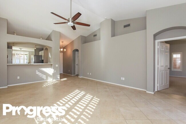 Foto del edificio - 7015 W Louise Dr