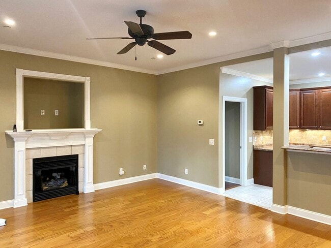 Building Photo - Coming Soon! Beautiful 3/2 with Garage and Sunroom in Johnson City, $2400, Lawn Care Included!