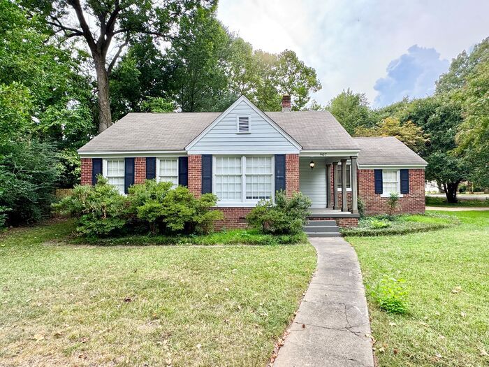 Primary Photo - 907 Echles St
