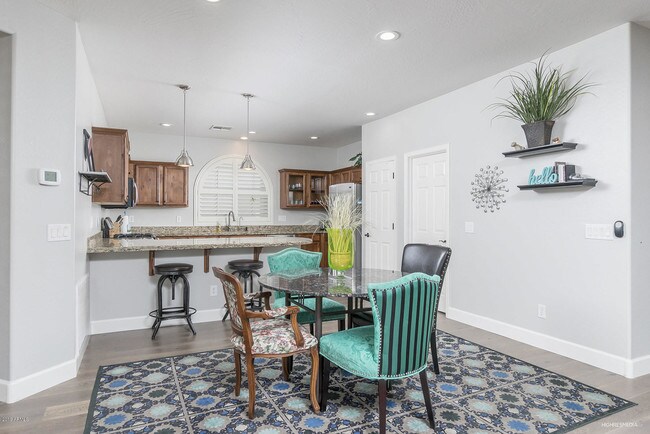 Building Photo - 4271 E Blue Spruce Ln