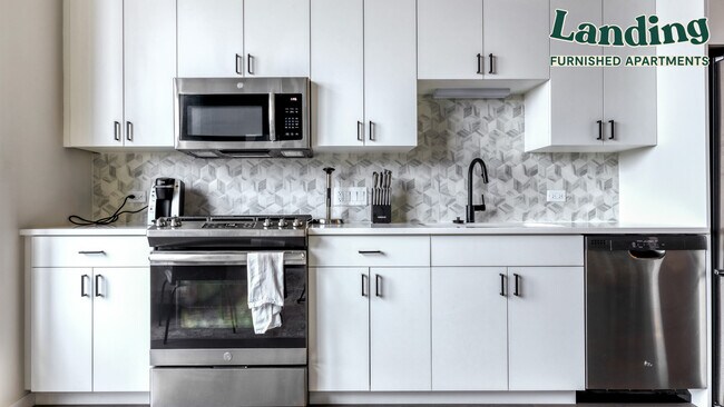 Foto del edificio - 2480-2522 N Milwaukee Ave