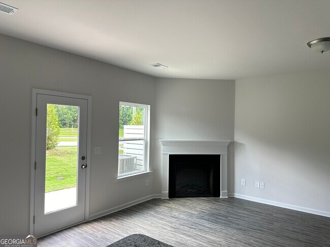 Building Photo - 1138 Chastain Dr