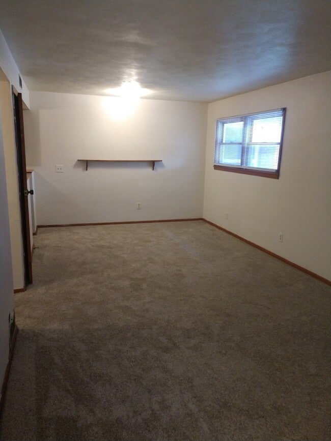 Building Photo - 403 Ellen Ave