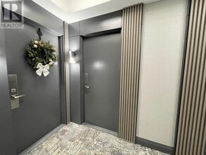 Building Photo - 7161 Yonge St