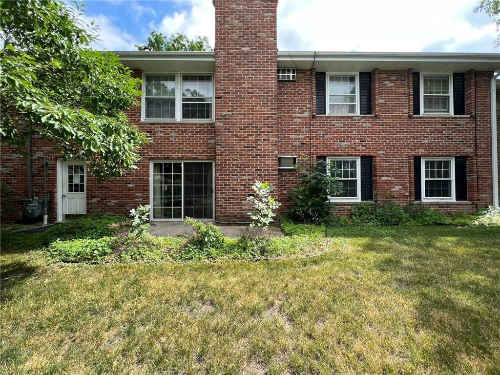 Primary Photo - 807 Smetana Rd