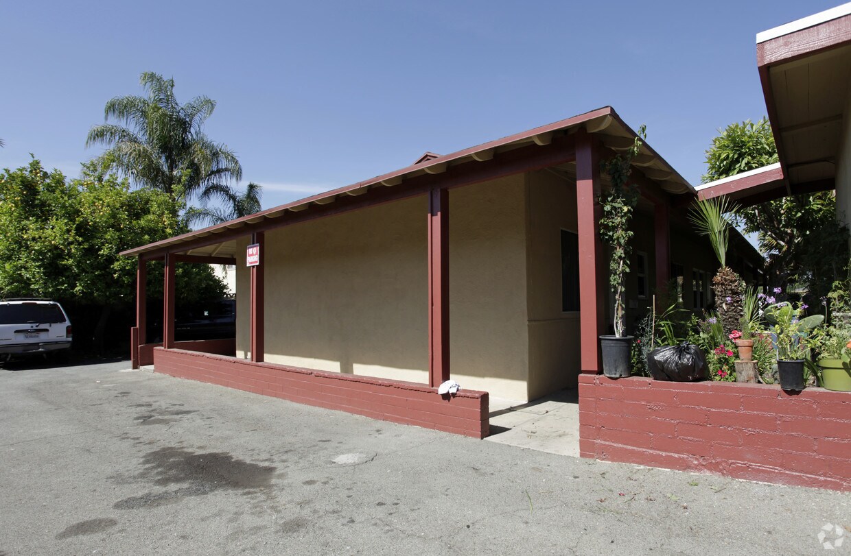 Foto del edificio - 156-158 N 13th Ave