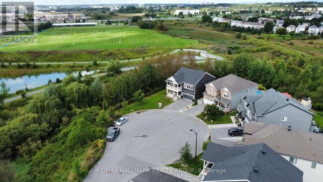 Photo du bâtiment - 534 Nordmann Fir Ct
