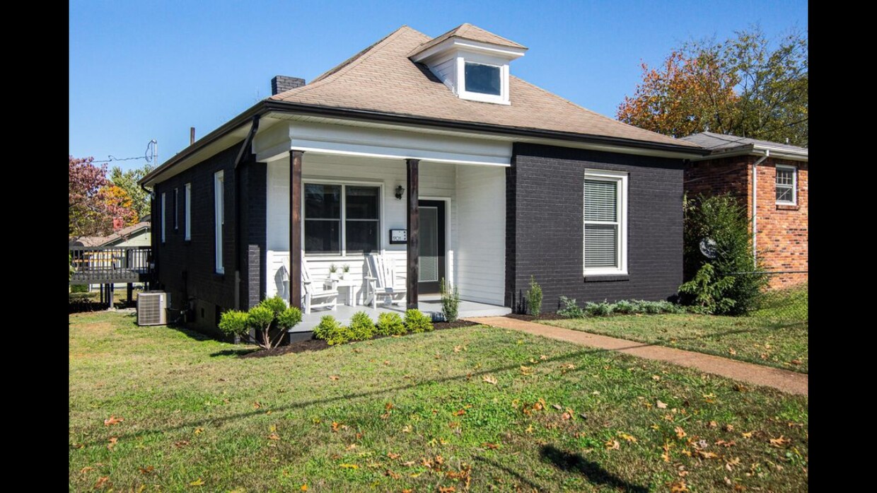 Primary Photo - 1701 Shelby Ave