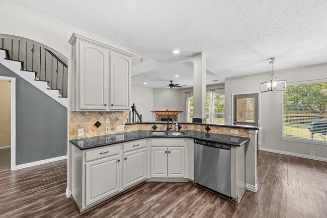 Foto del edificio - 7302 Maple Run Dr