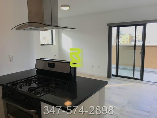 Foto principal - 761 55th St