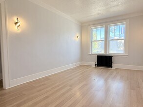 Building Photo - 524 Pitt St W Building Photo - 524 Pitt St W