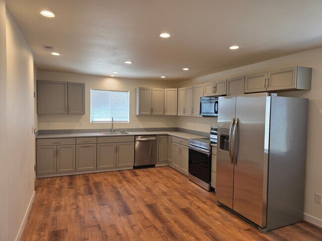 Foto del edificio - 3 Bed 2 Bath one story home in the country on 1 acre