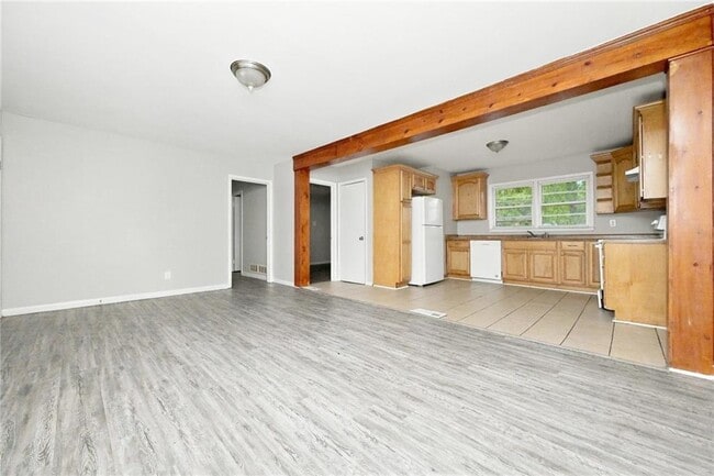 Building Photo - 3945 Camellia Trail