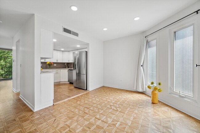 Foto del edificio - 425 W Grant Pl