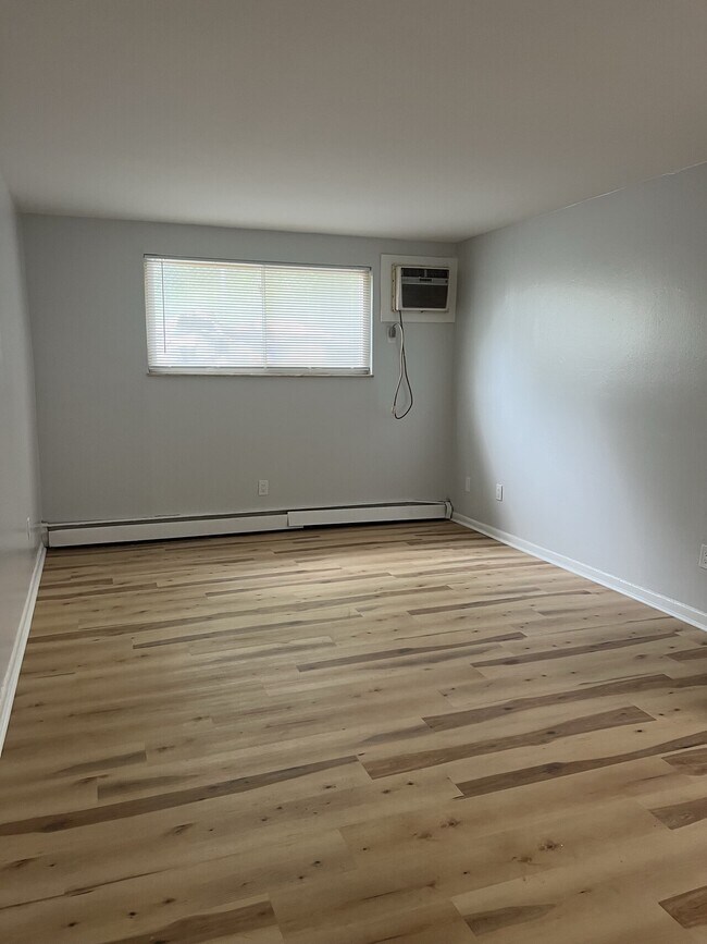 Building Photo - Main Street Milford Apartments LLC