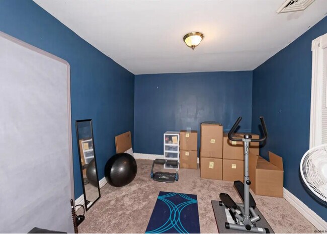 Building Photo - 838 Lancaster St