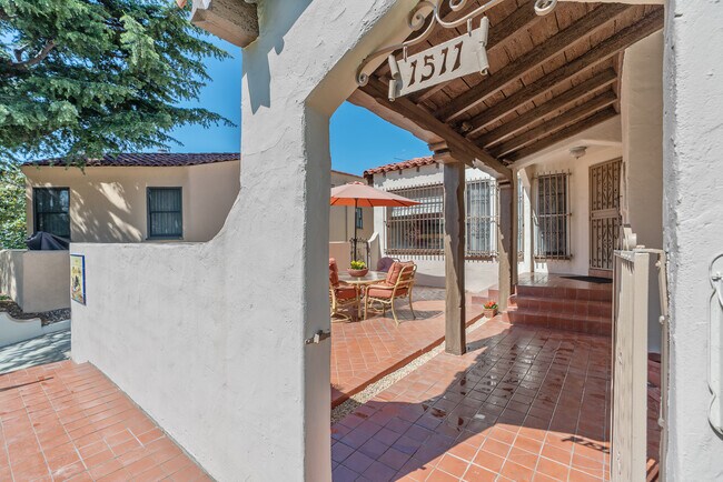 Foto del edificio - 1511 Pandora Ave