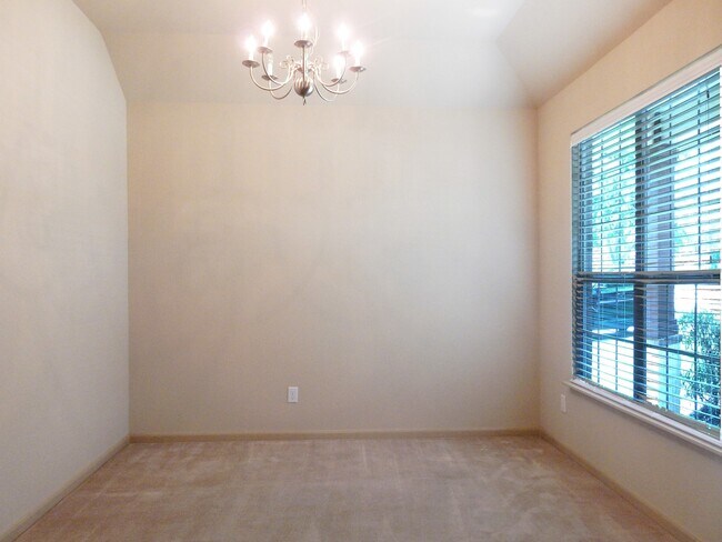 Building Photo - 24510 Avellino Ct
