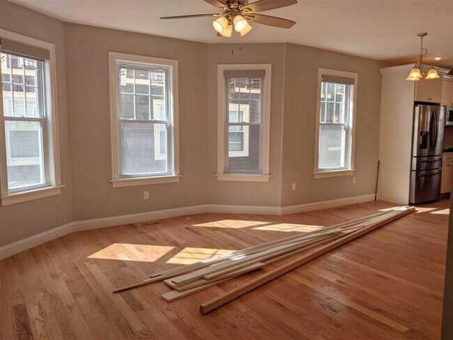 Building Photo - 16 Bowen Ave