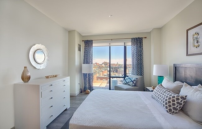 Building Photo - 1 Canal St