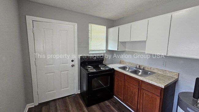 Building Photo - 1716 Whitner St