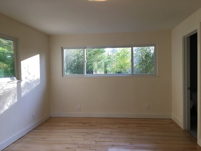 Foto del edificio - 3348 Helen Ln