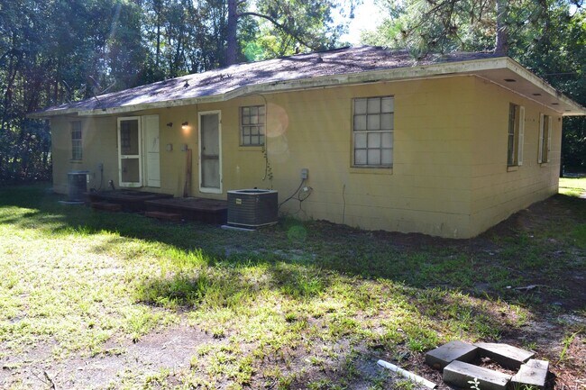 Building Photo - 1601 A Vernon St