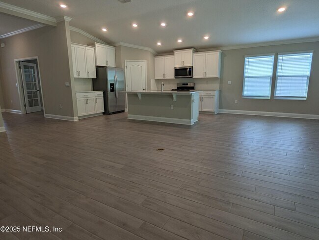 Building Photo - 126 Zancara St
